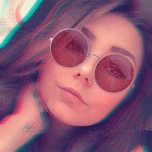 Meet your Posher, Cora